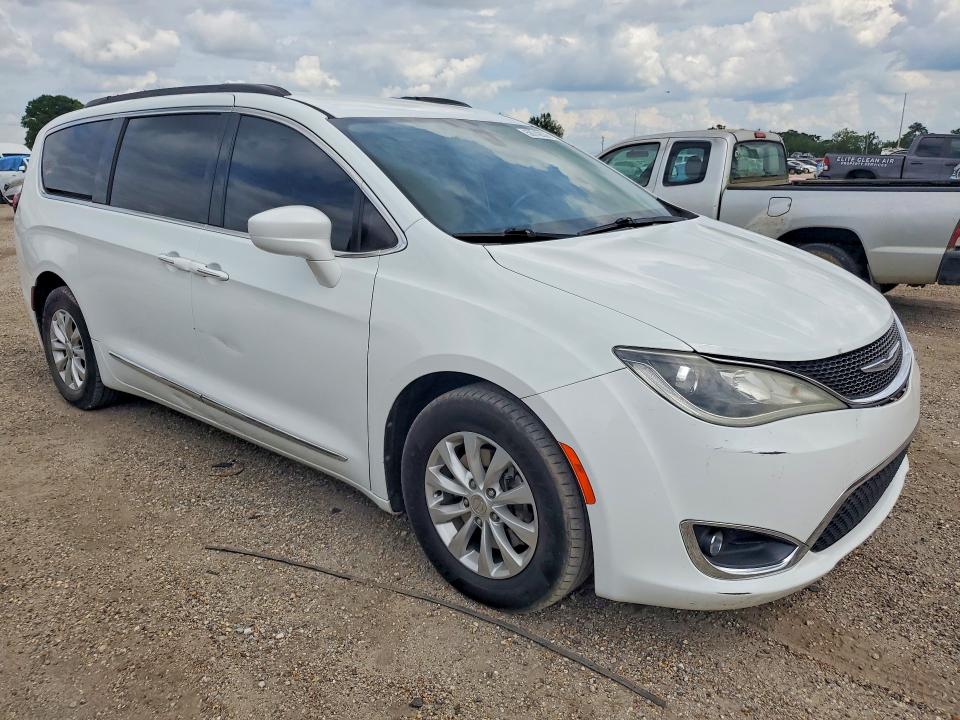 Продажа на аукционе авто 2017 Chrysler Pacifica, vin: 2C4RC1BG5HR739302, номер лота: 58742636