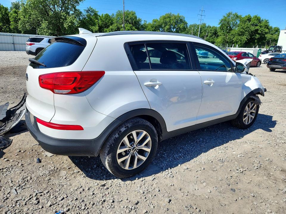 57580916 :رقم المزاد ، KNDPB3AC4F7712997 vin ، 2015 Kia Sportage مزاد بيع