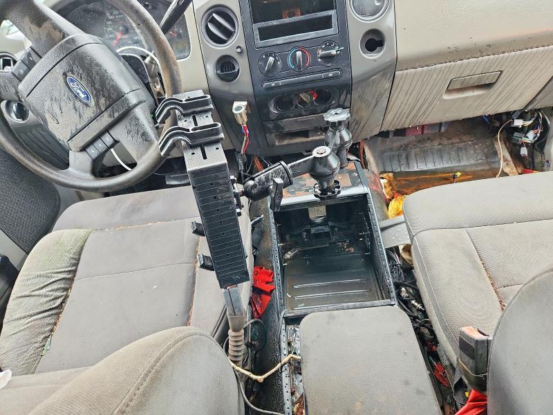 56950156 :رقم المزاد ، 1FTRF02W34KD76323 vin ، 2004 Ford F150 مزاد بيع
