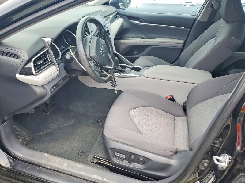 58379436 :رقم المزاد ، 4T1C11AK3NU697465 vin ، 2022 Toyota Camry مزاد بيع