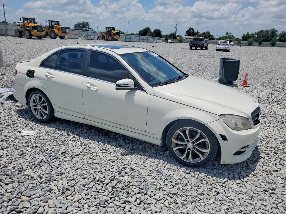 58764046 :رقم المزاد ، WDDGF5EB5BR137136 vin ، 2011 Mercedes-benz C مزاد بيع