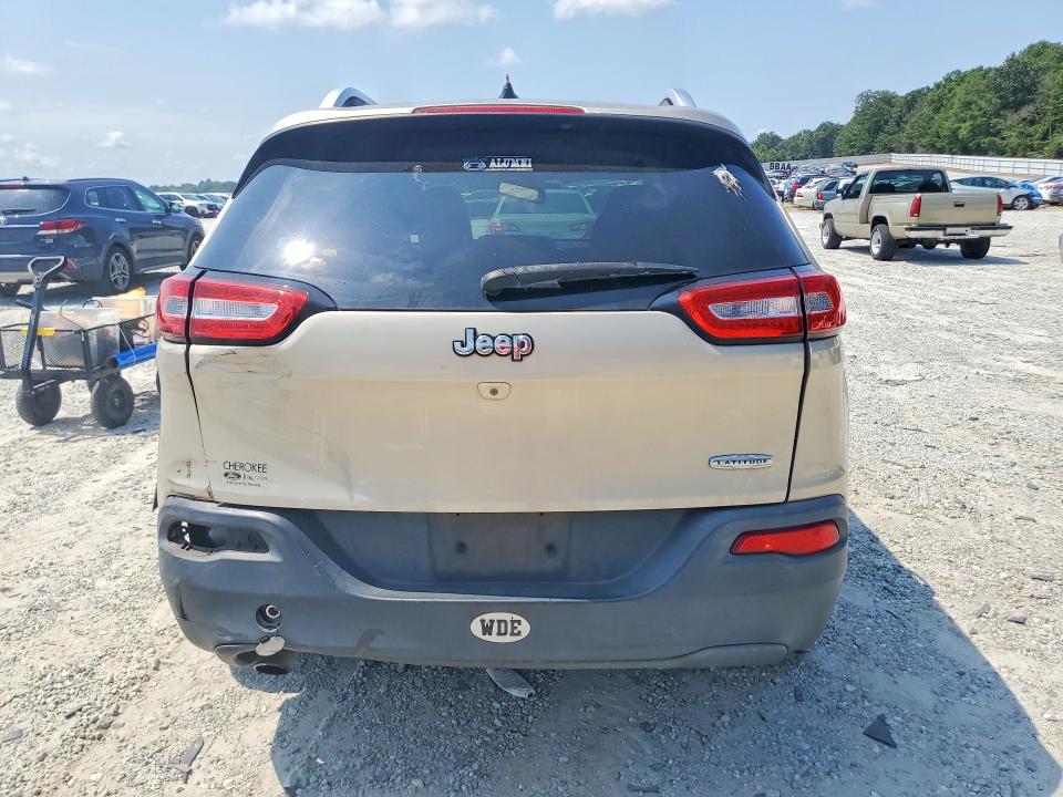 85447115 :رقم المزاد ، 1C4PJLCB6FW516850 vin ، 2015 Jeep Cherokee مزاد بيع