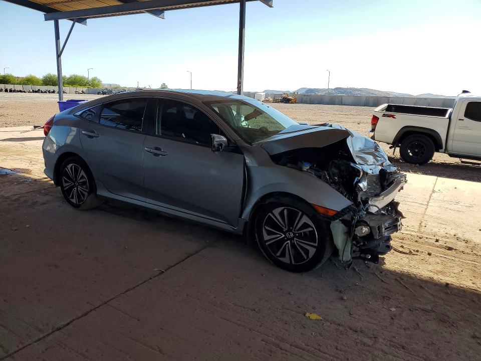 56303876 :رقم المزاد ، 19XFC1F3XHE003225 vin ، 2017 Honda Civic مزاد بيع