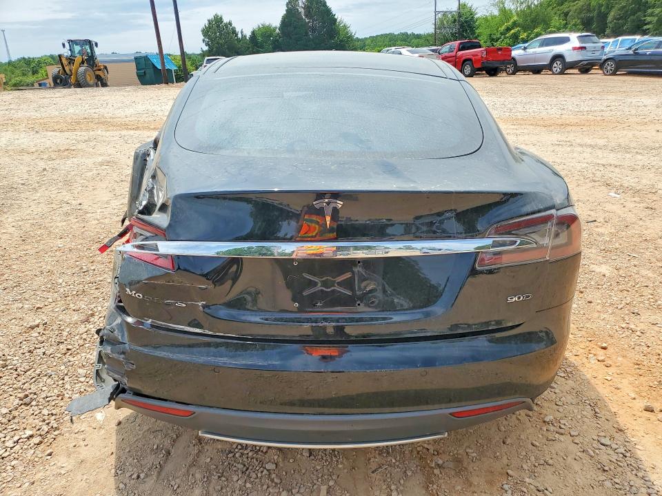 57173626 :رقم المزاد ، 5YJSA1E23GF127066 vin ، 2016 Tesla Model S مزاد بيع