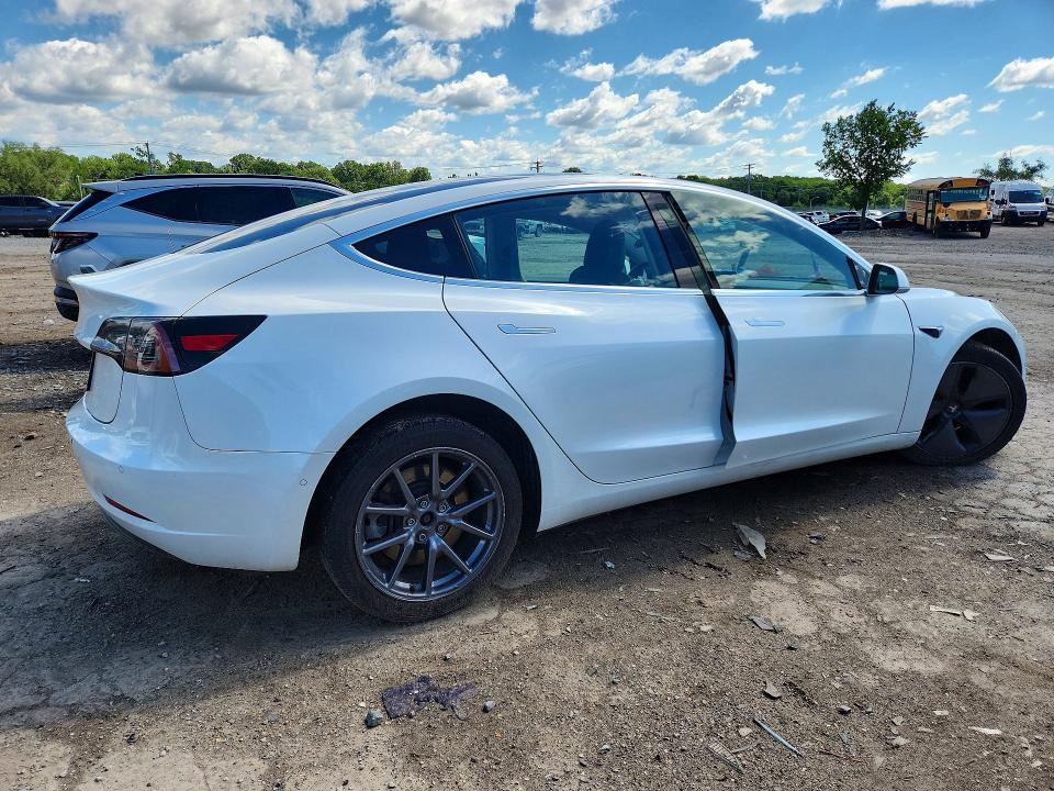 2018 Tesla 3 მანქანა იყიდება აუქციონზე, vin: 5YJ3E1EA7JF162183, აუქციონის ნომერი: 57085186