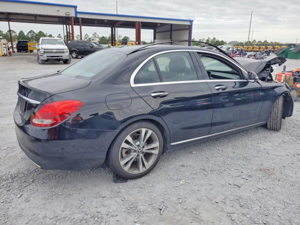 55811836 :رقم المزاد ، 55SWF4JB2HU219912 vin ، 2017 Mercedes-benz C مزاد بيع