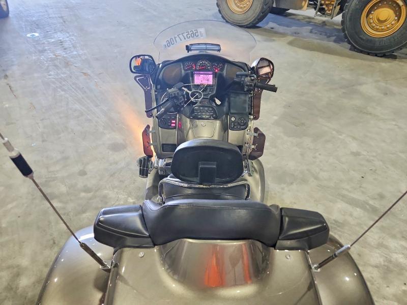 56577106 :رقم المزاد ، 1HFSC47H58A705424 vin ، 2008 Honda Gl1800 مزاد بيع