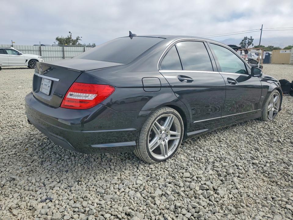 Продаж на аукціоні авто 2012 Mercedes-benz C, vin: WDDGF4HB0CA644287, номер лоту: 57586046