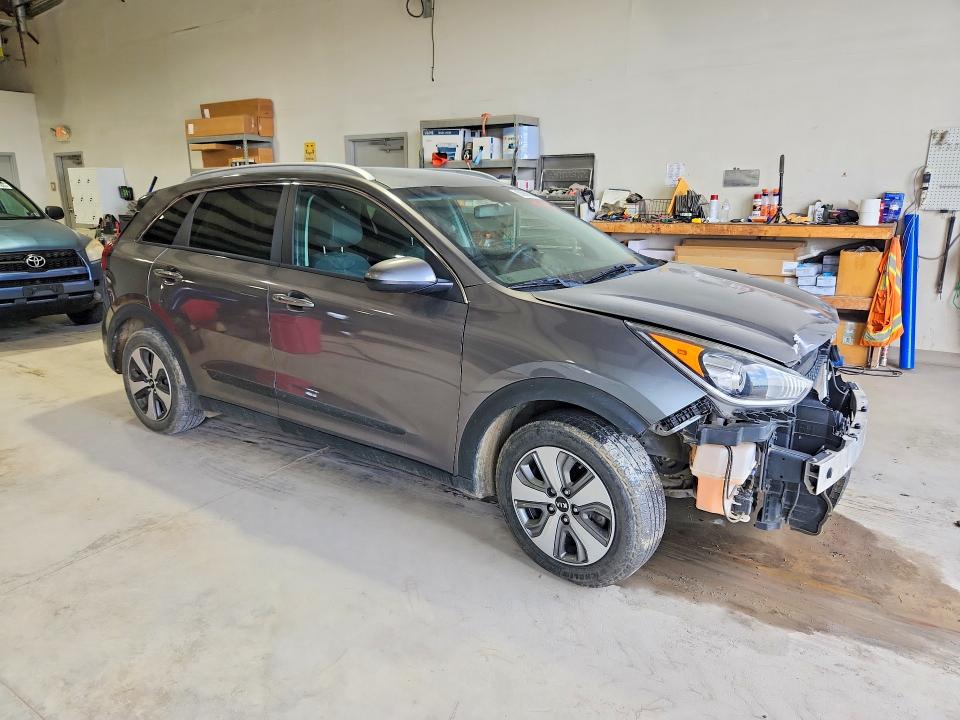 58988046 :رقم المزاد ، KNDCB3LC6H5064573 vin ، 2017 Kia Niro مزاد بيع