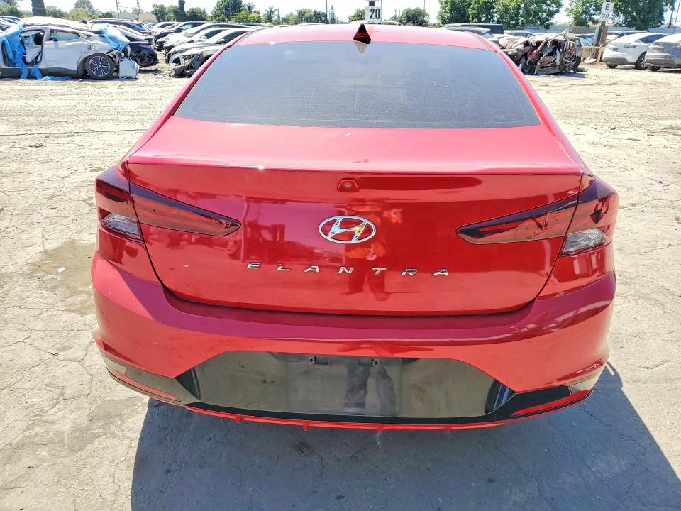 56810136 :رقم المزاد ، 5NPD84LFXLH608178 vin ، 2020 Hyundai Elantra مزاد بيع