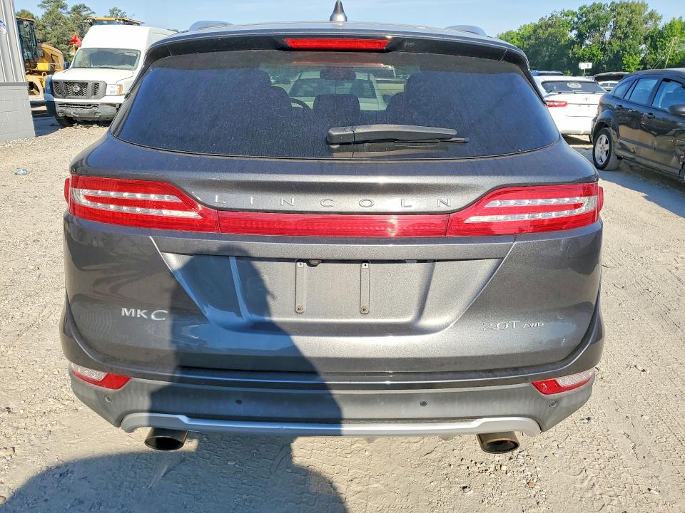 56177556 :رقم المزاد ، 5LMCJ2D97JUL22572 vin ، 2018 Lincoln Mkc مزاد بيع