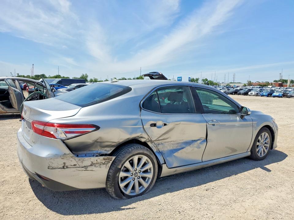 2019 Toyota Camry მანქანა იყიდება აუქციონზე, vin: 4T1B11HK2KU790698, აუქციონის ნომერი: 55642176