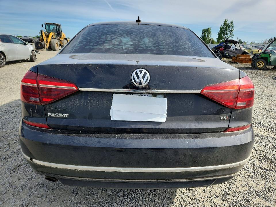 58021836 :رقم المزاد ، 1VWDT7A31HC036667 vin ، 2017 Volkswagen Passat مزاد بيع