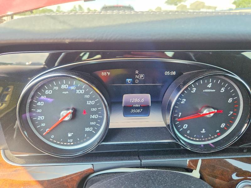 58699586 :رقم المزاد ، WDDZF4JB3KA588671 vin ، 2019 Mercedes-benz E مزاد بيع