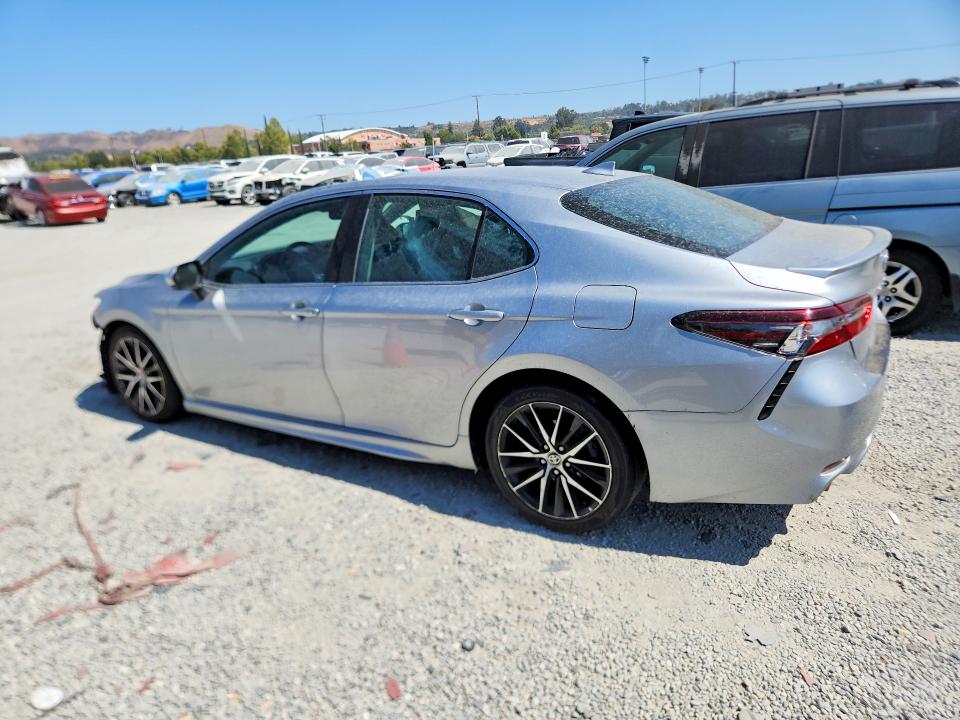 58474126 :رقم المزاد ، 4T1S31AK1MU546743 vin ، 2021 Toyota Camry مزاد بيع