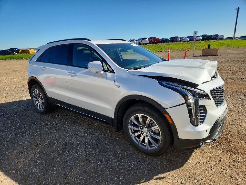58142666 :رقم المزاد ، 1GYFZFR4XPF106806 vin ، 2023 Cadillac Xt4 مزاد بيع