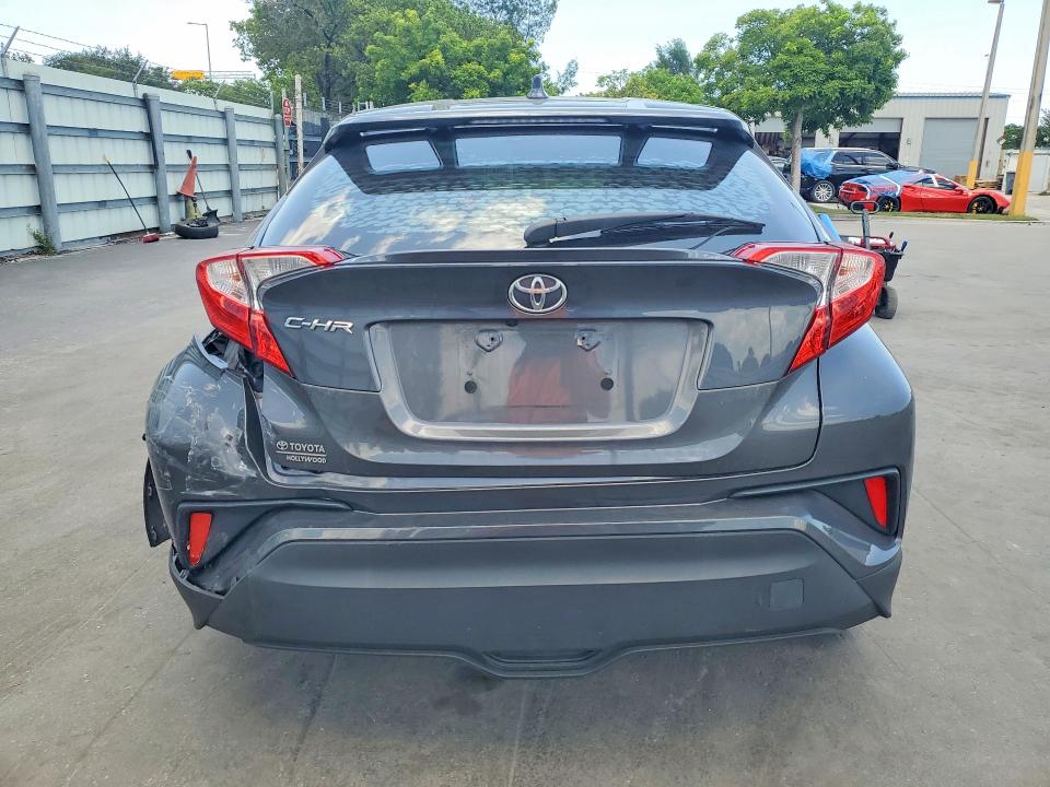 57026106 :رقم المزاد ، NMTKHMBX5MR137505 vin ، 2021 Toyota C-hr مزاد بيع