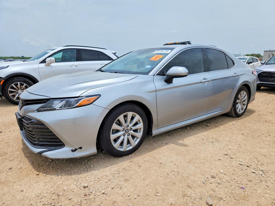 58196726 :رقم المزاد ، 4T1B11HK0KU810219 vin ، 2019 Toyota Camry مزاد بيع
