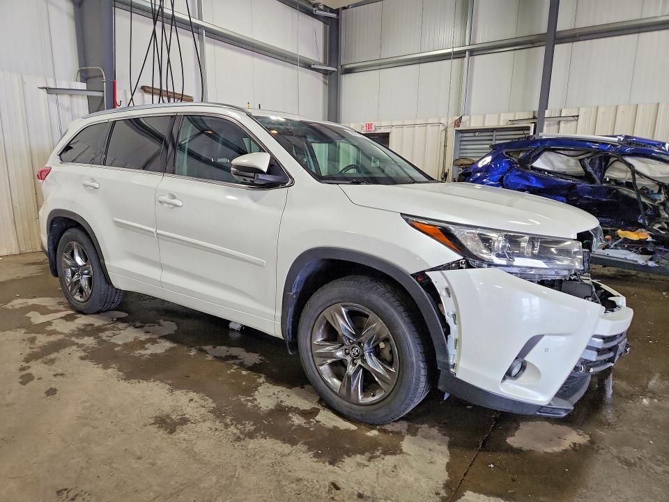 Продаж на аукціоні авто 2018 Toyota Highlander, vin: 5TDDZRFH6JS814080, номер лоту: 58013536