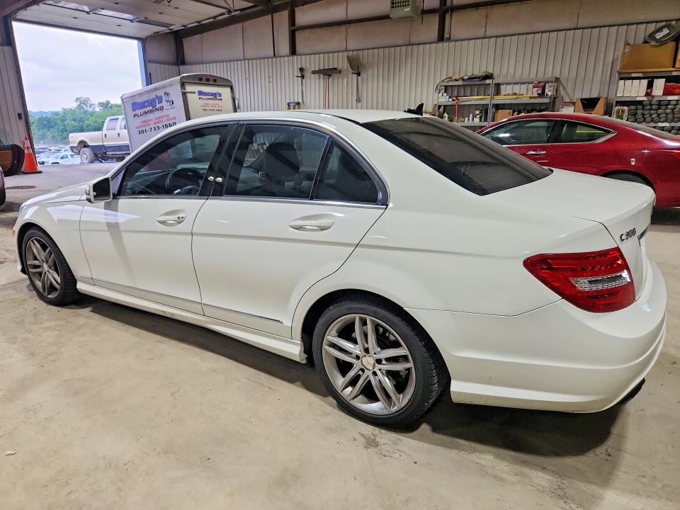 2013 Mercedes-benz C მანქანა იყიდება აუქციონზე, vin: WDDGF8AB4DR295607, აუქციონის ნომერი: 58075746