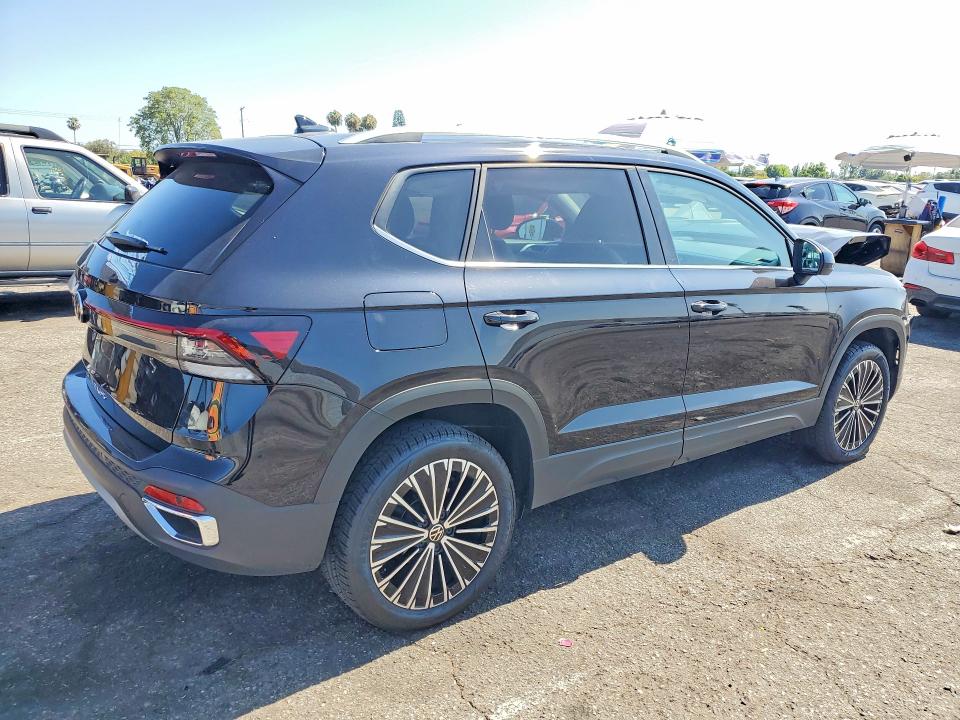58041296 :رقم المزاد ، 3VVSC7B27SM044859 vin ، 2025 Volkswagen Taos مزاد بيع