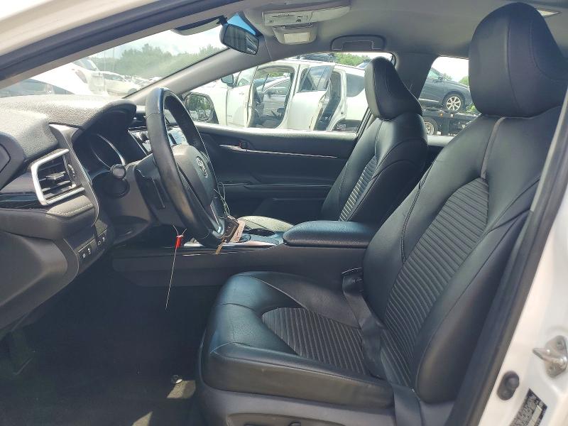 59110996 :رقم المزاد ، 4T1B11HK4JU036992 vin ، 2018 Toyota Camry مزاد بيع