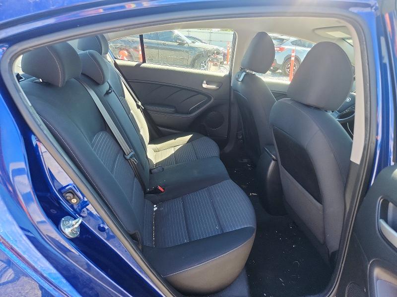 2018 Kia Forte მანქანა იყიდება აუქციონზე, vin: 3KPFL4A70JE262615, აუქციონის ნომერი: 55860676