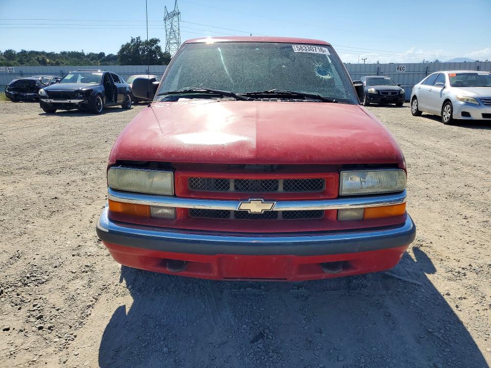 58330716 :رقم المزاد ، 1GCDT13WX2K107336 vin ، 2002 Chevrolet S Truck مزاد بيع