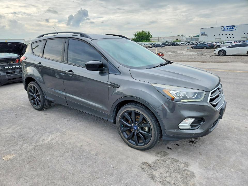 55000686 :رقم المزاد ، 1FMCU0GD8KUC26742 vin ، 2019 Ford Escape مزاد بيع