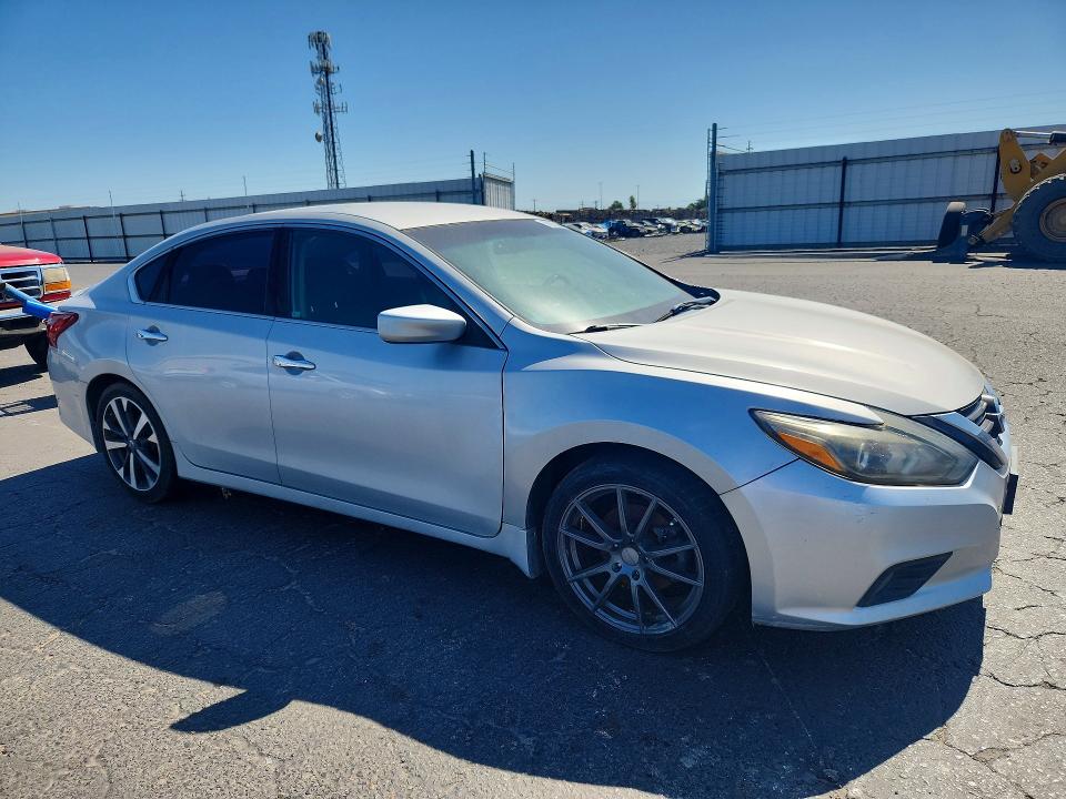 58222696 :رقم المزاد ، 1N4AL3AP0HC275246 vin ، 2017 Nissan Altima مزاد بيع