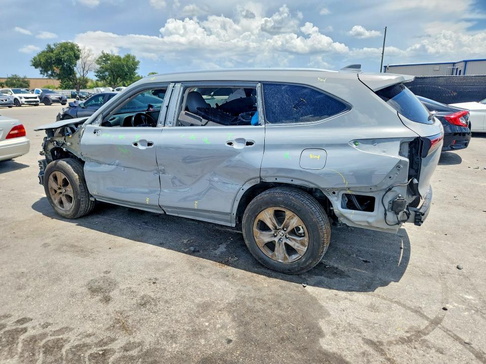 59102076 :رقم المزاد ، 5TDABRCHXNS544725 vin ، 2022 Toyota Highlander Hybrid مزاد بيع