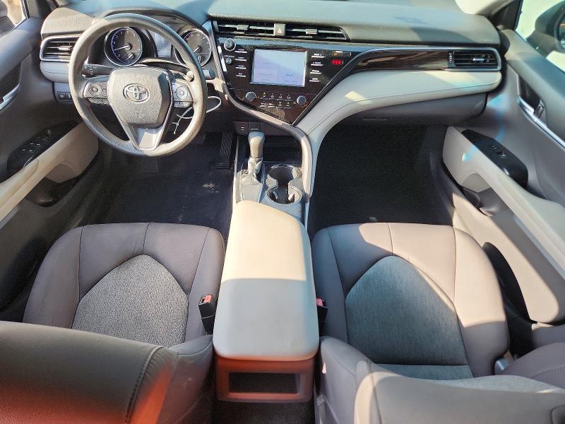 58240996 :رقم المزاد ، 4T1B11HK1KU232566 vin ، 2019 Toyota Camry مزاد بيع