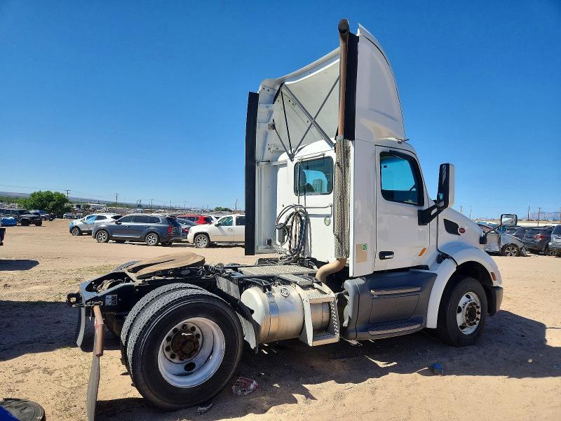 50595826 :رقم المزاد ، 1XPBA48X5JD477935 vin ، 2018 Peterbilt 579 مزاد بيع