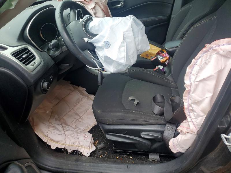 57602046 :رقم المزاد ، 3C4NJCAB8KT614076 vin ، 2019 Jeep Compass مزاد بيع