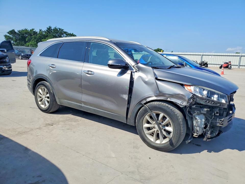 55742536 :رقم المزاد ، 5XYPG4A52HG318736 vin ، 2017 Kia Sorento مزاد بيع