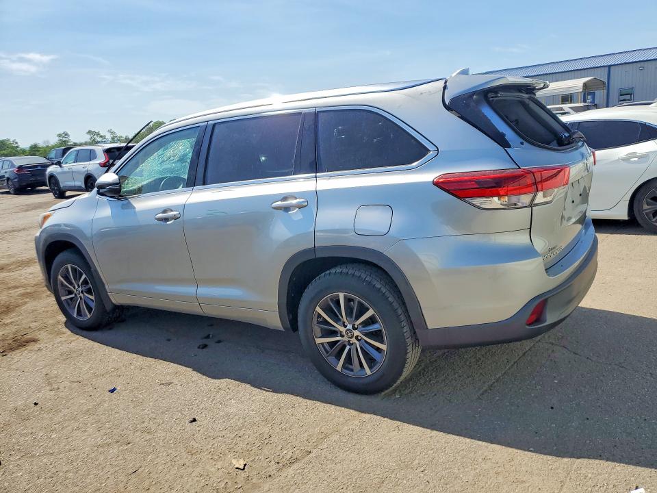 Auction sale of the 2018 Toyota Highlander, vin: 5TDJZRFH1JS878658, lot number: 56572436