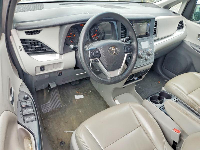 53277466 :رقم المزاد ، 5TDKZ3DC9HS831798 vin ، 2017 Toyota Sienna مزاد بيع