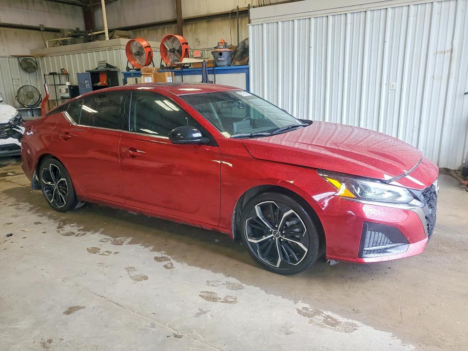 56125806 :رقم المزاد ، 1N4BL4CVXRN357027 vin ، 2024 Nissan Altima مزاد بيع