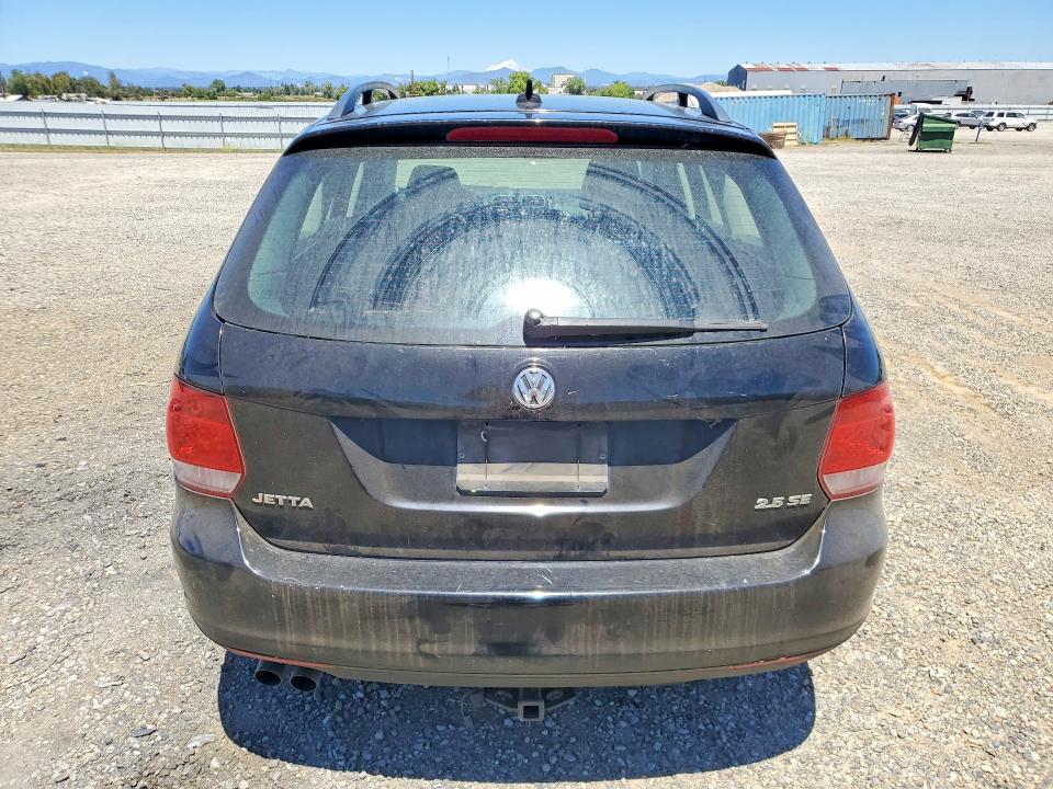 57043416 :رقم المزاد ، 3VWPZ7AJ1AM689076 vin ، 2010 Volkswagen Jetta مزاد بيع
