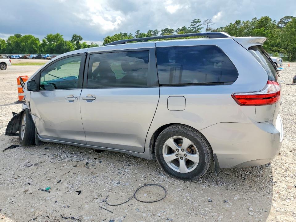56442076 :رقم المزاد ، 5TDKZ3DC3HS800403 vin ، 2017 Toyota Sienna مزاد بيع
