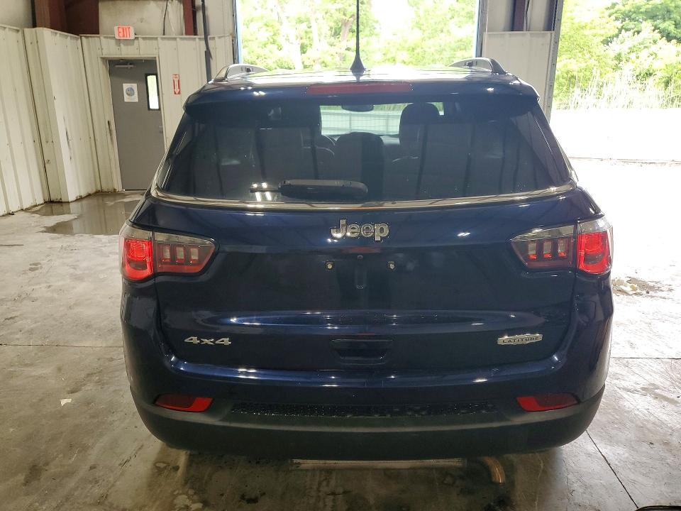 58880696 :رقم المزاد ، 3C4NJDBB0JT315703 vin ، 2018 Jeep Compass مزاد بيع