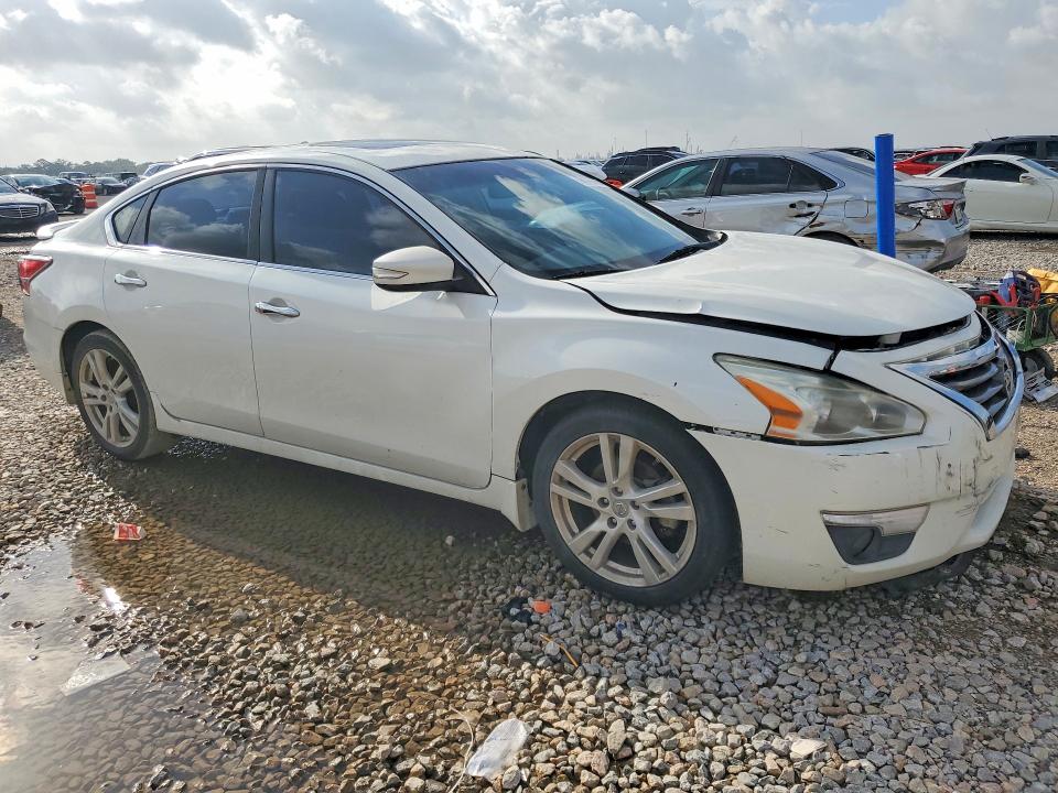 2013 Nissan Altima მანქანა იყიდება აუქციონზე, vin: 1N4BL3AP2DN541644, აუქციონის ნომერი: 58143996