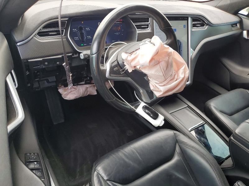 57173626 :رقم المزاد ، 5YJSA1E23GF127066 vin ، 2016 Tesla Model S مزاد بيع