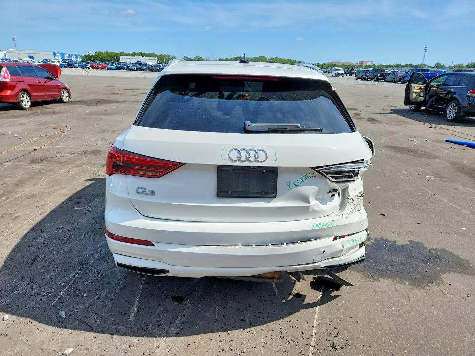 55896286 :رقم المزاد ، WA1AUCF39M1091596 vin ، 2021 Audi Q3 مزاد بيع