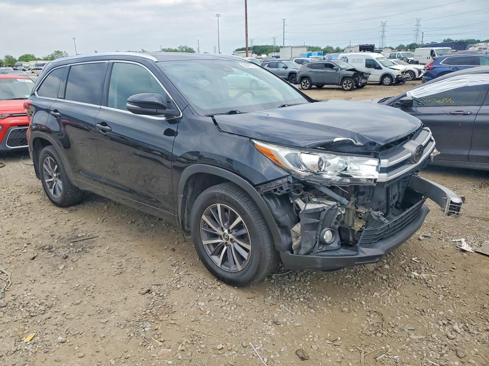 56349756 :رقم المزاد ، 5TDJZRFH1HS460322 vin ، 2017 Toyota Highlander مزاد بيع