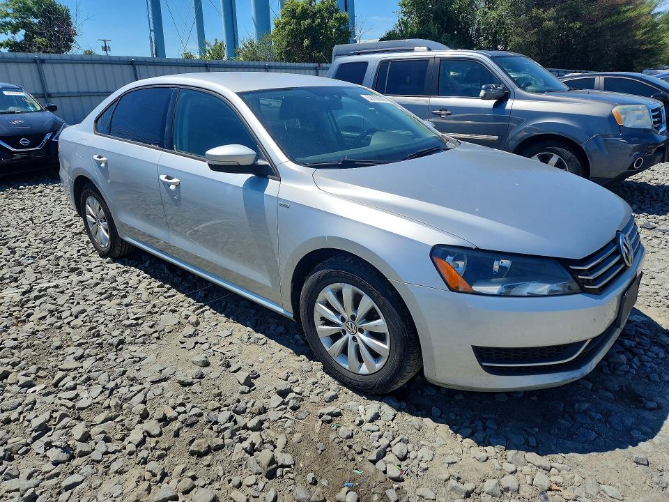 53738206 :رقم المزاد ، 1VWAT7A3XFC005319 vin ، 2015 Volkswagen Passat مزاد بيع
