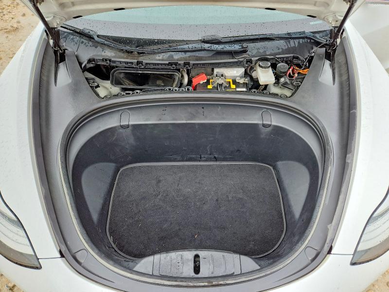 57314086 :رقم المزاد ، 5YJ3E1EA2JF035258 vin ، 2018 Tesla Mdl 3 مزاد بيع