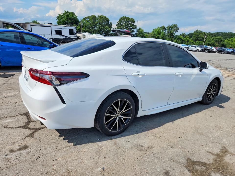 2021 Toyota Camry მანქანა იყიდება აუქციონზე, vin: 4T1G11AK3MU525906, აუქციონის ნომერი: 56165786