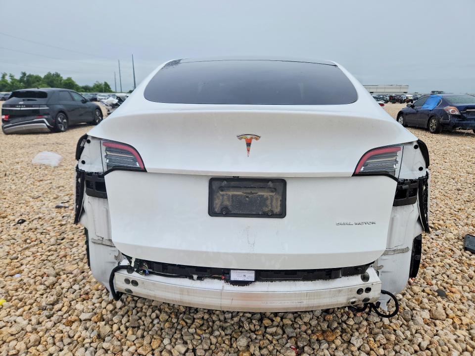 57134436 :رقم المزاد ، 5YJYGDEEXMF173851 vin ، 2021 Tesla Model Y مزاد بيع