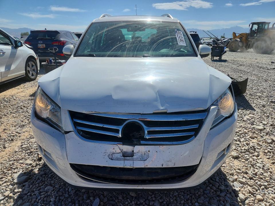 56157396 :رقم المزاد ، WVGAV7AX3BW521493 vin ، 2011 Volkswagen Tiguan مزاد بيع